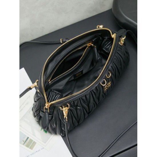 Replica di lusso Pochette Miu Miu Caprice trapuntata nappa 5BF130 Nero Imitazioni Cloni Pochette Miu Miu Caprice trapuntata nappa 5BF130 Nero firmate