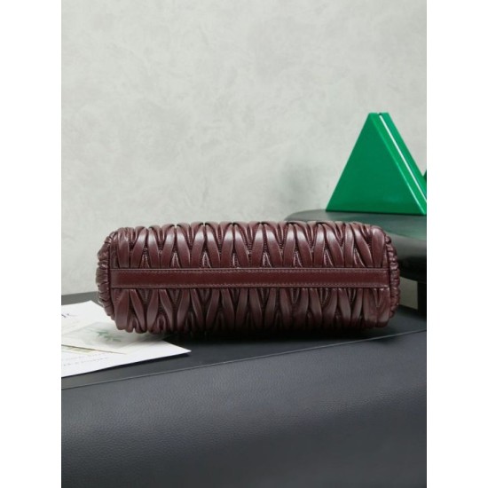 Replica di lusso Pochette Miu Miu Caprice trapuntata nappa 5BF130 Borgogna Imitazioni Cloni Pochette Miu Miu Caprice trapuntata nappa 5BF130 Borgogna firmate