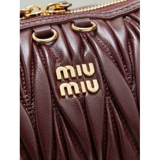 Replica di lusso Pochette Miu Miu Caprice trapuntata nappa 5BF130 Borgogna Imitazioni Cloni Pochette Miu Miu Caprice trapuntata nappa 5BF130 Borgogna firmate