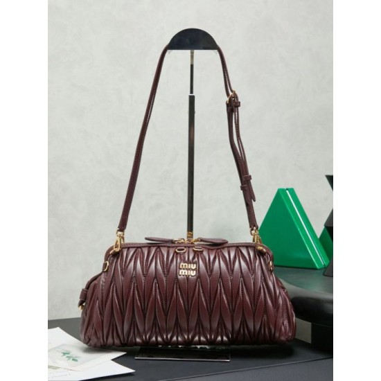 Replica di lusso Pochette Miu Miu Caprice trapuntata nappa 5BF130 Borgogna Imitazioni Cloni Pochette Miu Miu Caprice trapuntata nappa 5BF130 Borgogna firmate