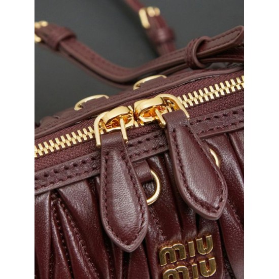 Replica di lusso Pochette Miu Miu Caprice trapuntata nappa 5BF130 Borgogna Imitazioni Cloni Pochette Miu Miu Caprice trapuntata nappa 5BF130 Borgogna firmate