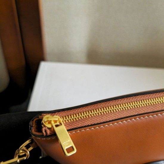 Cloni Piccola pochette Celine con tracolla pelle di vitello liscia Marrone firmate