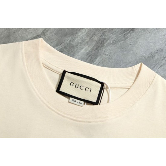 Replica di lusso Maglietta girocollo Gucci unisex nera/albicocca 06 Imitazioni Cloni Maglietta girocollo Gucci unisex nera/albicocca 06 firmate