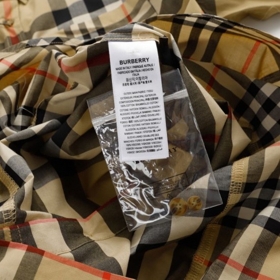 Replica di lusso Camicia Burberry a maniche lunghe con patchwork scozzese Imitazioni Cloni Camicia Burberry a maniche lunghe con patchwork scozzese firmate