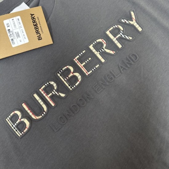 Replica di lusso Burberry T-shirt unisex a maniche corte con scollo rotondo 01 Imitazioni Cloni Burberry T-shirt unisex a maniche corte con scollo rotondo 01 firmate