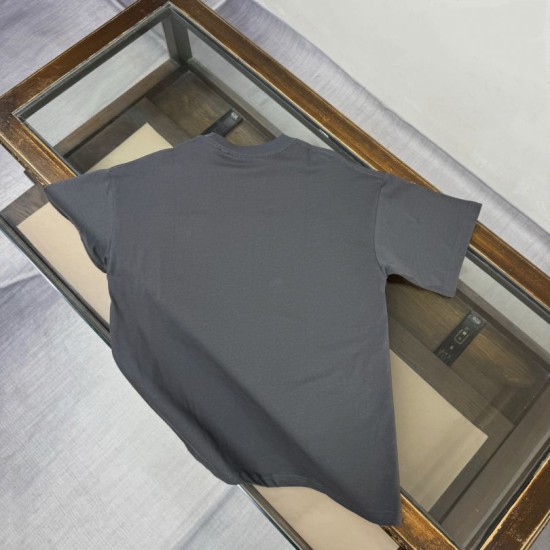 Replica di lusso Burberry T-shirt unisex a maniche corte con scollo rotondo 01 Imitazioni Cloni Burberry T-shirt unisex a maniche corte con scollo rotondo 01 firmate