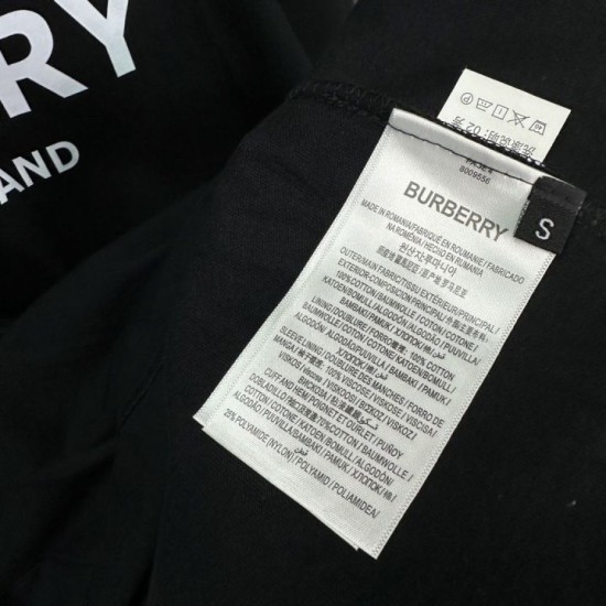 Replica di lusso Burberry T-shirt unisex a maniche corte con logo Imitazioni Cloni Burberry T-shirt unisex a maniche corte con logo firmate