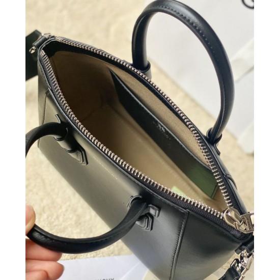 Replica di lusso Borse Imitazioni Givenchy Antigona piccola Nero Imitazioni Cloni Borse Imitazioni Givenchy Antigona piccola Nero firmate