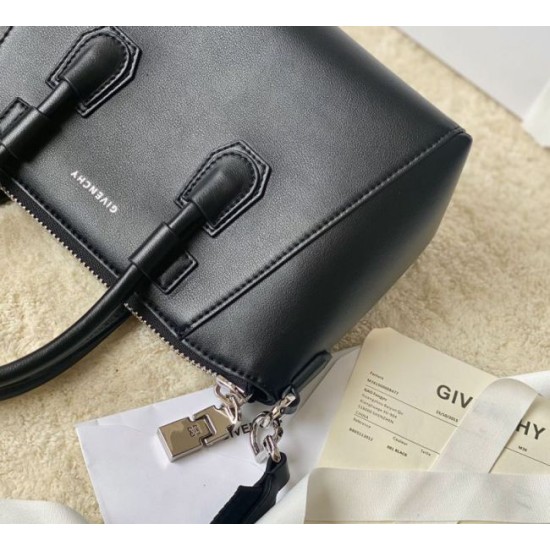 Replica di lusso Borse Imitazioni Givenchy Antigona piccola Nero Imitazioni Cloni Borse Imitazioni Givenchy Antigona piccola Nero firmate