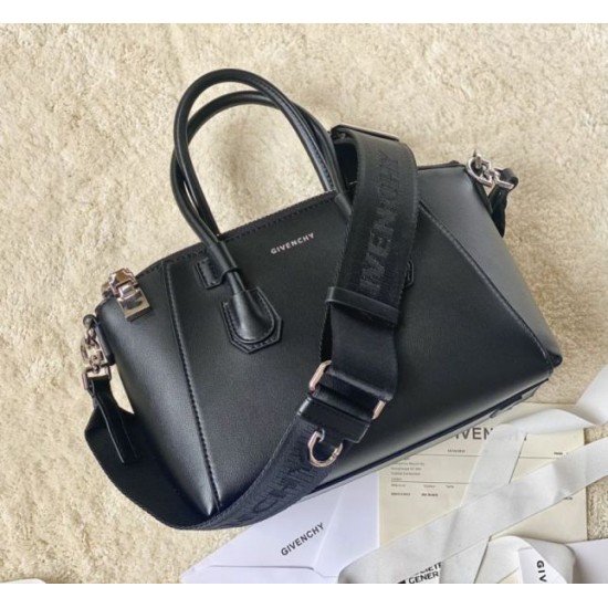 Replica di lusso Borse Imitazioni Givenchy Antigona piccola Nero Imitazioni Cloni Borse Imitazioni Givenchy Antigona piccola Nero firmate