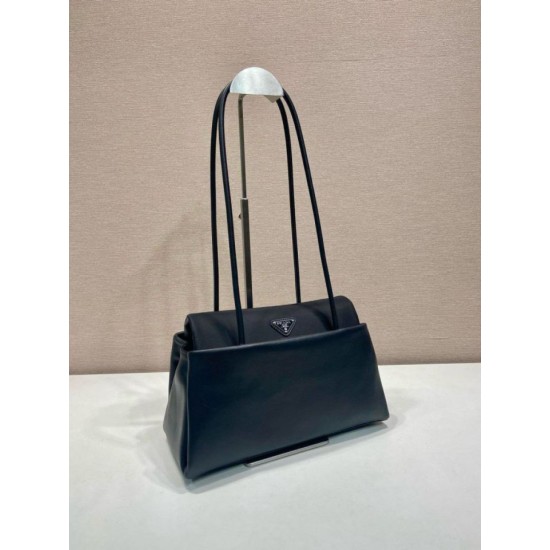 Replica di lusso Borse Prada Passage di medie dimensioni con patta Re-Nylon 1BA495 Nero Imitazioni Replica Borse Prada Passage di medie dimensioni con patta Re-Nylon 1BA495 Nero firmate