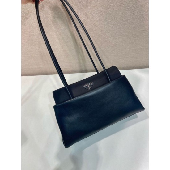 Replica di lusso Borse Prada Passage di medie dimensioni con patta Re-Nylon 1BA495 Nero Imitazioni Replica Borse Prada Passage di medie dimensioni con patta Re-Nylon 1BA495 Nero firmate