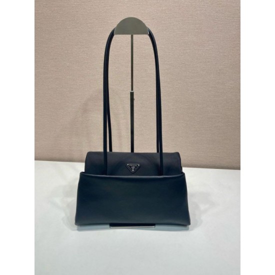 Replica di lusso Borse Prada Passage di medie dimensioni con patta Re-Nylon 1BA495 Nero Imitazioni Replica Borse Prada Passage di medie dimensioni con patta Re-Nylon 1BA495 Nero firmate