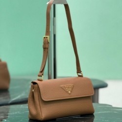 Cloni Borsa a tracolla Prada con patta 1BN022 marrone firmate