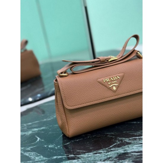 Replica di lusso Borsa a tracolla Prada con patta 1BN022 marrone Imitazioni Cloni Borsa a tracolla Prada con patta 1BN022 marrone firmate