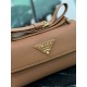 Replica di lusso Borsa a tracolla Prada con patta 1BN022 marrone Imitazioni Cloni Borsa a tracolla Prada con patta 1BN022 marrone firmate