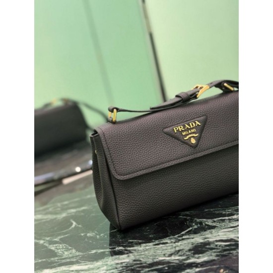 Replica di lusso Borse Alta Qualità a tracolla Prada con patta 1BN022 Nero Imitazioni Cloni Borse Replica Alta Qualità a tracolla Prada con patta 1BN022 Nero firmate