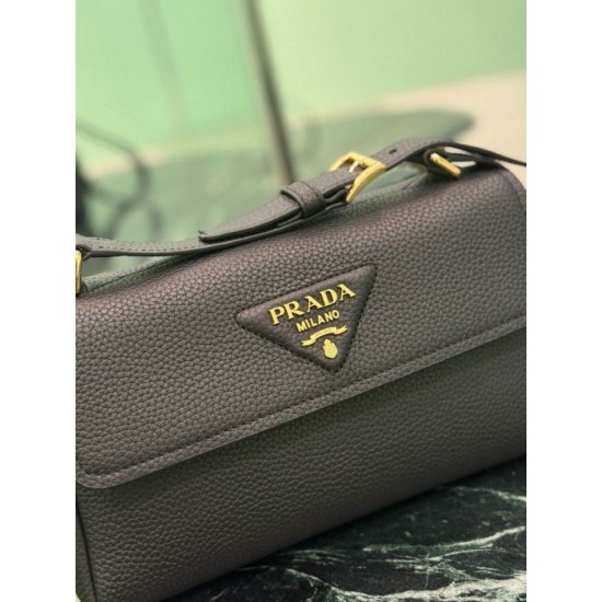 Replica di lusso Borse Alta Qualità a tracolla Prada con patta 1BN022 Nero Imitazioni Cloni Borse Replica Alta Qualità a tracolla Prada con patta 1BN022 Nero firmate