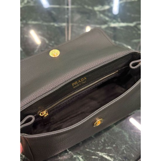 Replica di lusso Borse Alta Qualità a tracolla Prada con patta 1BN022 Nero Imitazioni Cloni Borse Replica Alta Qualità a tracolla Prada con patta 1BN022 Nero firmate