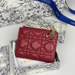 Replica di lusso Portacarte Lady Dior con patta e l'iconica impuntura Cannage Rossa Imitazioni Cloni Portacarte Lady Dior con patta e l'iconica impuntura Cannage Rossa firmate