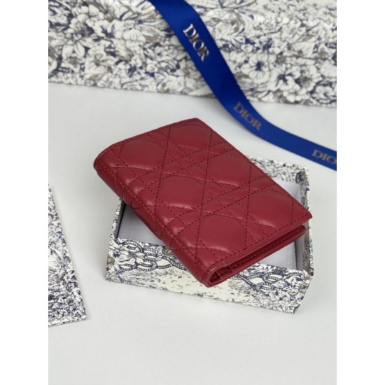 Cloni Portacarte Lady Dior con patta e l'iconica impuntura Cannage Rossa firmate