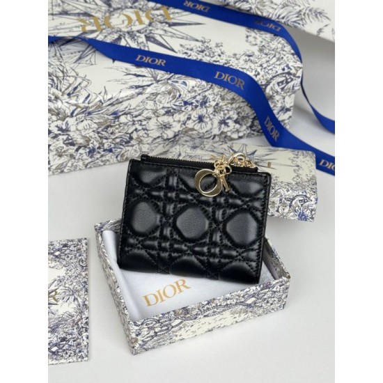 Replica di lusso Borse Portacarte Lady Dior con patta e l'iconica impuntura Cannage Nero Imitazioni Replica Borse Portacarte Lady Dior con patta e l'iconica impuntura Cannage Nero firmate