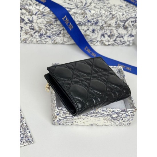 Replica di lusso Borse Portacarte Lady Dior con patta e l'iconica impuntura Cannage Nero Imitazioni Replica Borse Portacarte Lady Dior con patta e l'iconica impuntura Cannage Nero firmate