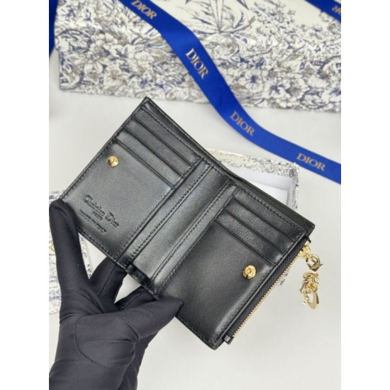Replica di lusso Borse Portacarte Lady Dior con patta e l'iconica impuntura Cannage Nero Imitazioni Replica Borse Portacarte Lady Dior con patta e l'iconica impuntura Cannage Nero firmate