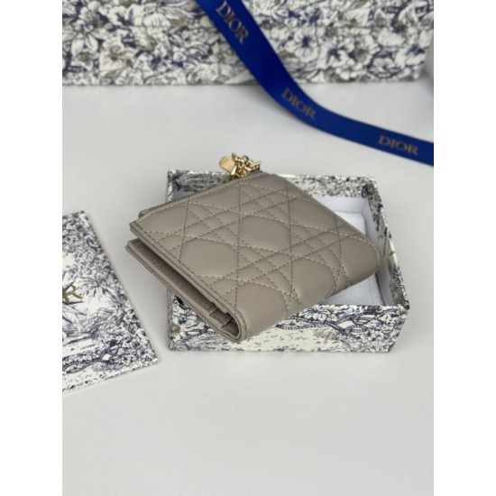 Replica di lusso Borse Portacarte Lady Dior con patta e l'iconica impuntura Cannage Grigio Imitazioni Replica Borse Portacarte Lady Dior con patta e l'iconica impuntura Cannage Grigio firmate