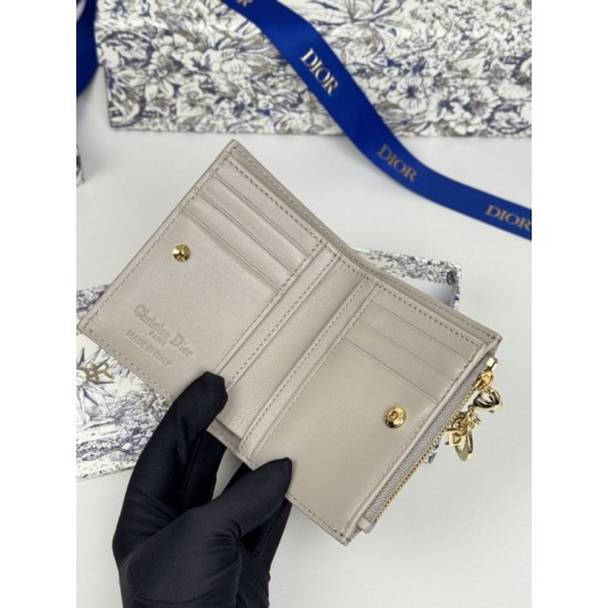 Replica di lusso Borse Portacarte Lady Dior con patta e l'iconica impuntura Cannage Grigio Imitazioni Replica Borse Portacarte Lady Dior con patta e l'iconica impuntura Cannage Grigio firmate