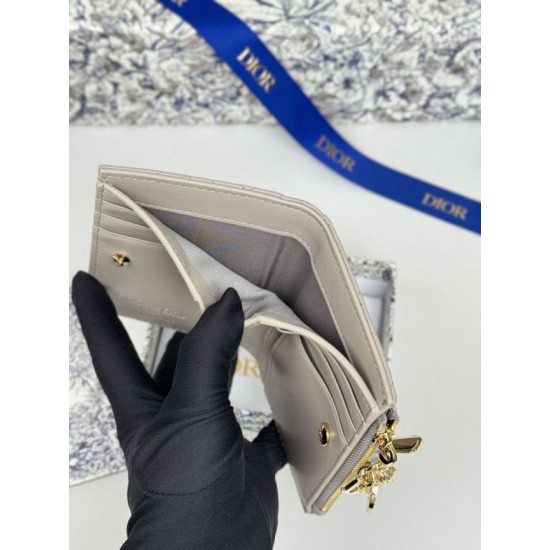 Replica di lusso Borse Portacarte Lady Dior con patta e l'iconica impuntura Cannage Grigio Imitazioni Replica Borse Portacarte Lady Dior con patta e l'iconica impuntura Cannage Grigio firmate