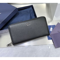 Portafoglio lungo con cerniera Dior CD Icon in pelle di vitello martellata nera