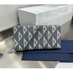 Portafoglio lungo con cerniera Dior in tela rivestita di diamanti grigio Portafoglio lungo con cerniera Dior in tela rivestita di diamanti grigio