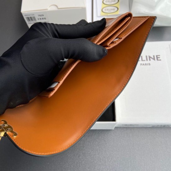 Replica di lusso Portafoglio piccolo Celine con patta pelle di vitello con motivo Triomphe Imitazioni Cloni Portafoglio piccolo Celine con patta pelle di vitello con motivo Triomphe firmate