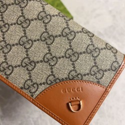 Replica di lusso Portafoglio continentale Gucci con emblema GG 821802 marrone Imitazioni Cloni Portafoglio continentale Gucci con emblema GG 821802 marrone firmate