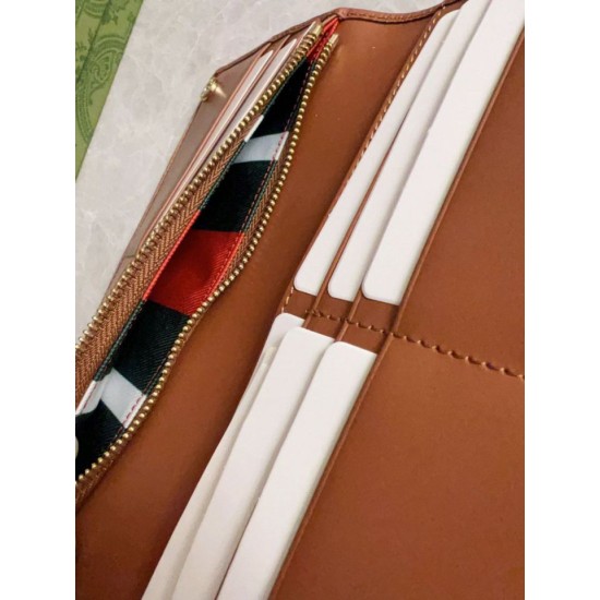 Replica di lusso Portafoglio continentale Gucci con emblema GG 821802 marrone Imitazioni Cloni Portafoglio continentale Gucci con emblema GG 821802 marrone firmate
