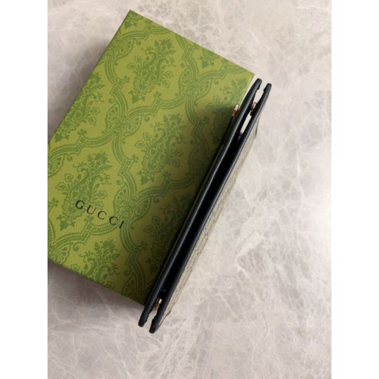 Replica di lusso Borse Portafoglio continentale Gucci con emblema GG 821802 Nero Imitazioni Replica Borse Portafoglio continentale Gucci con emblema GG 821802 Nero firmate