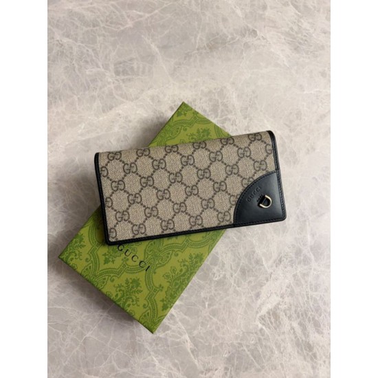 Replica di lusso Borse Portafoglio continentale Gucci con emblema GG 821802 Nero Imitazioni Replica Borse Portafoglio continentale Gucci con emblema GG 821802 Nero firmate