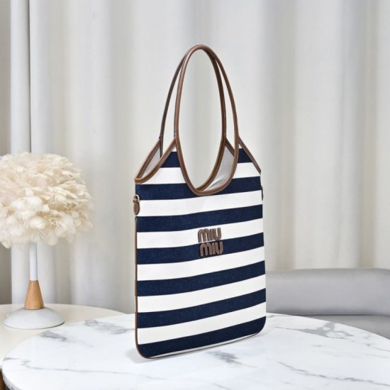 Replica di lusso Imitazioni borse griffate tote tela Ivy di Miu Miu 5BG231 blu navy con righe bianche Imitazioni Cloni Imitazioni borse griffate tote tela Ivy di Miu Miu 5BG231 blu navy con righe bianche firmate