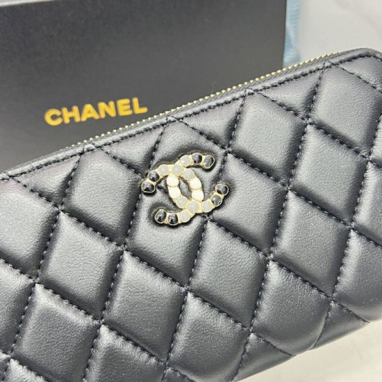 Replica di lusso Pari Portafoglio lungo Chanel trapuntato con logo CC e cerniera Imitazioni Cloni Pari replica Portafoglio lungo Chanel trapuntato con logo CC e cerniera firmate