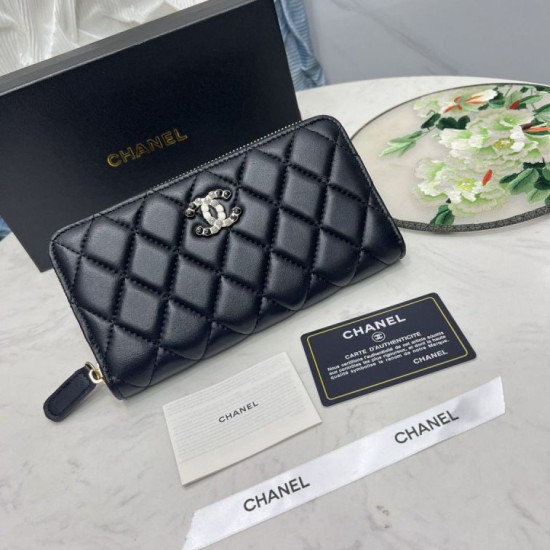 Replica di lusso Pari Portafoglio lungo Chanel trapuntato con logo CC e cerniera Imitazioni Cloni Pari replica Portafoglio lungo Chanel trapuntato con logo CC e cerniera firmate