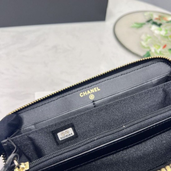 Replica di lusso Pari Portafoglio lungo Chanel trapuntato con logo CC e cerniera Imitazioni Cloni Pari replica Portafoglio lungo Chanel trapuntato con logo CC e cerniera firmate