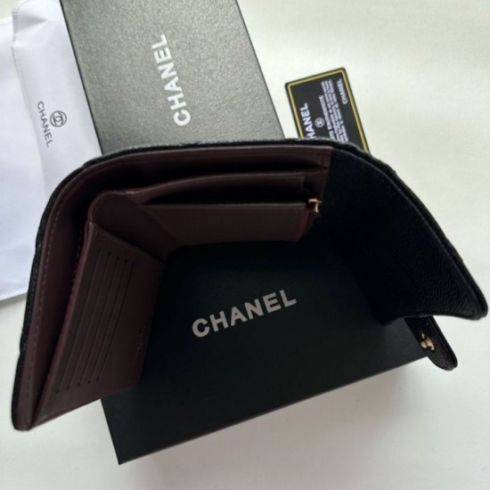 Replica di lusso Portacarte Chanel Caviar trapuntato con patta nero e dettagli oro Imitazioni Cloni Portacarte Chanel Caviar trapuntato con patta nero e dettagli oro firmate