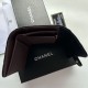 Replica di lusso Portacarte Chanel Caviar trapuntato con patta nero e dettagli oro Imitazioni Cloni Portacarte Chanel Caviar trapuntato con patta nero e dettagli oro firmate