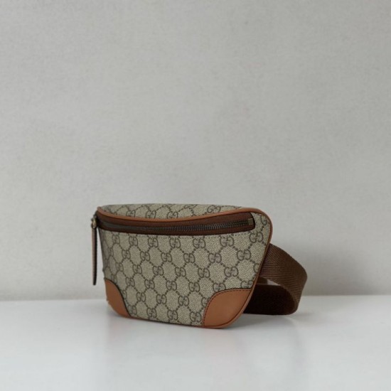 Cloni Marsupio piccolo Gucci GG Emblem Uomo 821165 marrone firmate