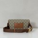 Cloni Marsupio piccolo Gucci GG Emblem Uomo 821165 marrone firmate