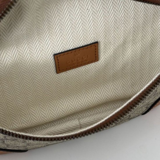 Cloni Marsupio piccolo Gucci GG Emblem Uomo 821165 marrone firmate