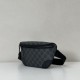 Cloni Marsupio piccolo Gucci GG Emblem Uomo 821165 nero firmate