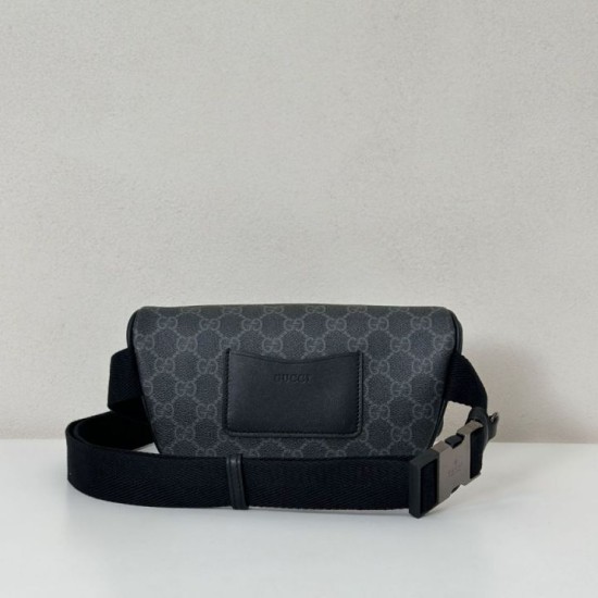 Cloni Marsupio piccolo Gucci GG Emblem Uomo 821165 nero firmate