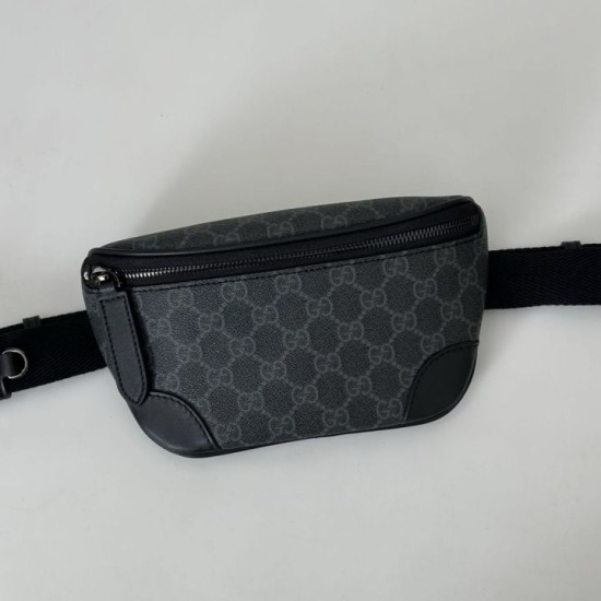 Cloni Marsupio piccolo Gucci GG Emblem Uomo 821165 nero firmate